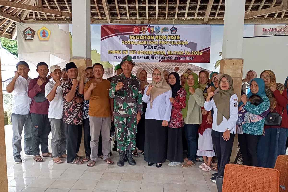 TNI Hadir Bangun Kesadaran, TMMD ke-127 Blitar Fokus Perkuat Ketahanan Sosial Warga