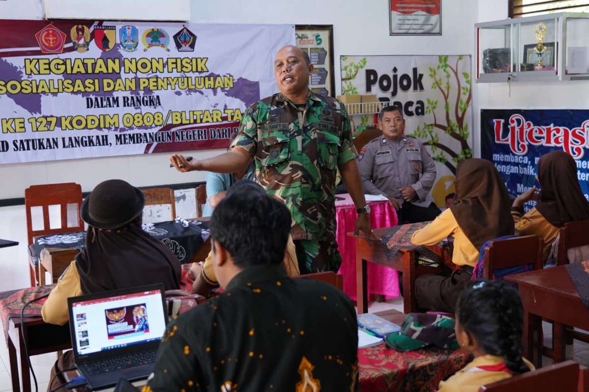 Satgas TMMD 127 Tanamkan Nasionalisme Siswa SDN Krisik 04 Blitar